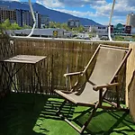 Business Park Retreat: 1br With Mountain View Apartment