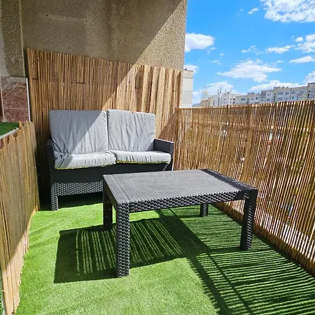 아파트 Business Park Retreat: 1br With Mountain View 소피아