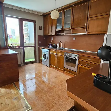Business Park Retreat: 1br With Mountain View 소피아