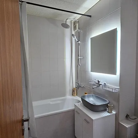 Business Park Retreat: 1br With Mountain View * 소피아