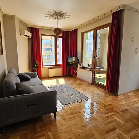 아파트 Business Park Retreat: 1br With Mountain View 소피아