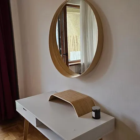 Business Park Retreat: 1br With Mountain View 소피아