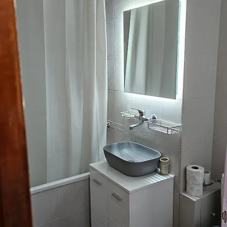 Lejlighed Business Park Retreat: 1br With Mountain View Sofia